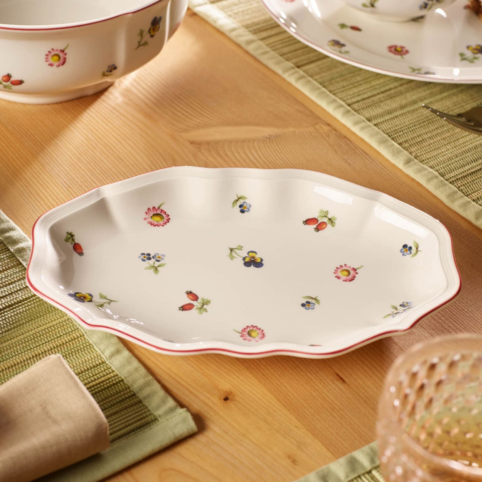 プティフルール オーバルプレート24cm